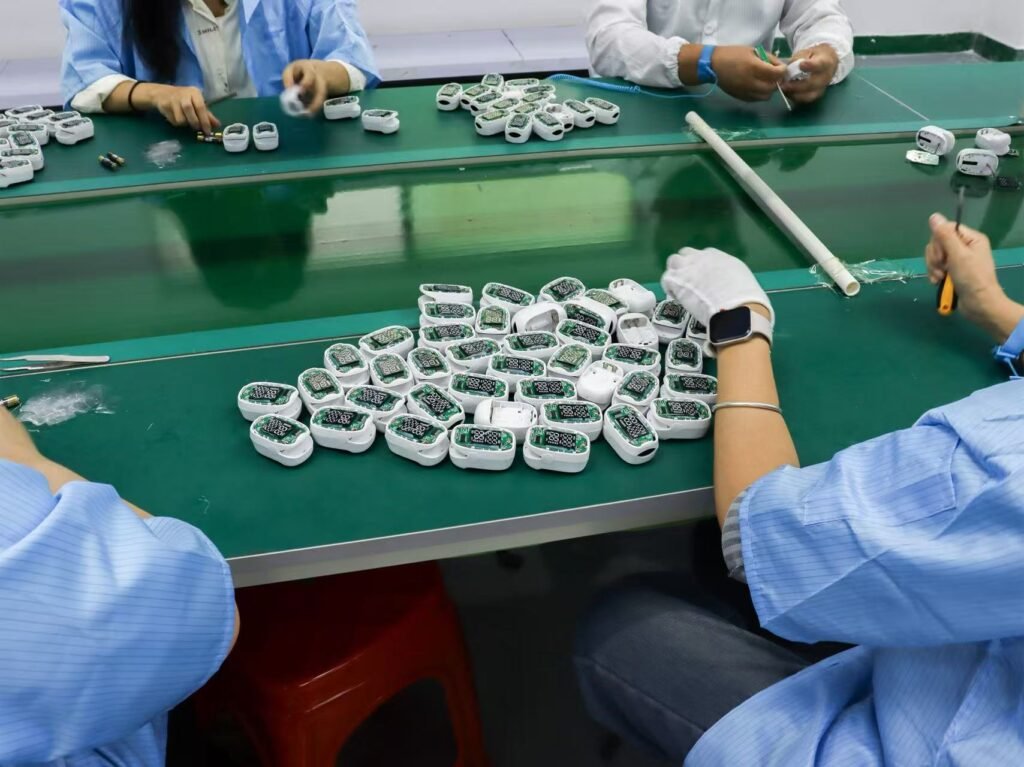 Medical products production in Ekoark Health clean production workshop